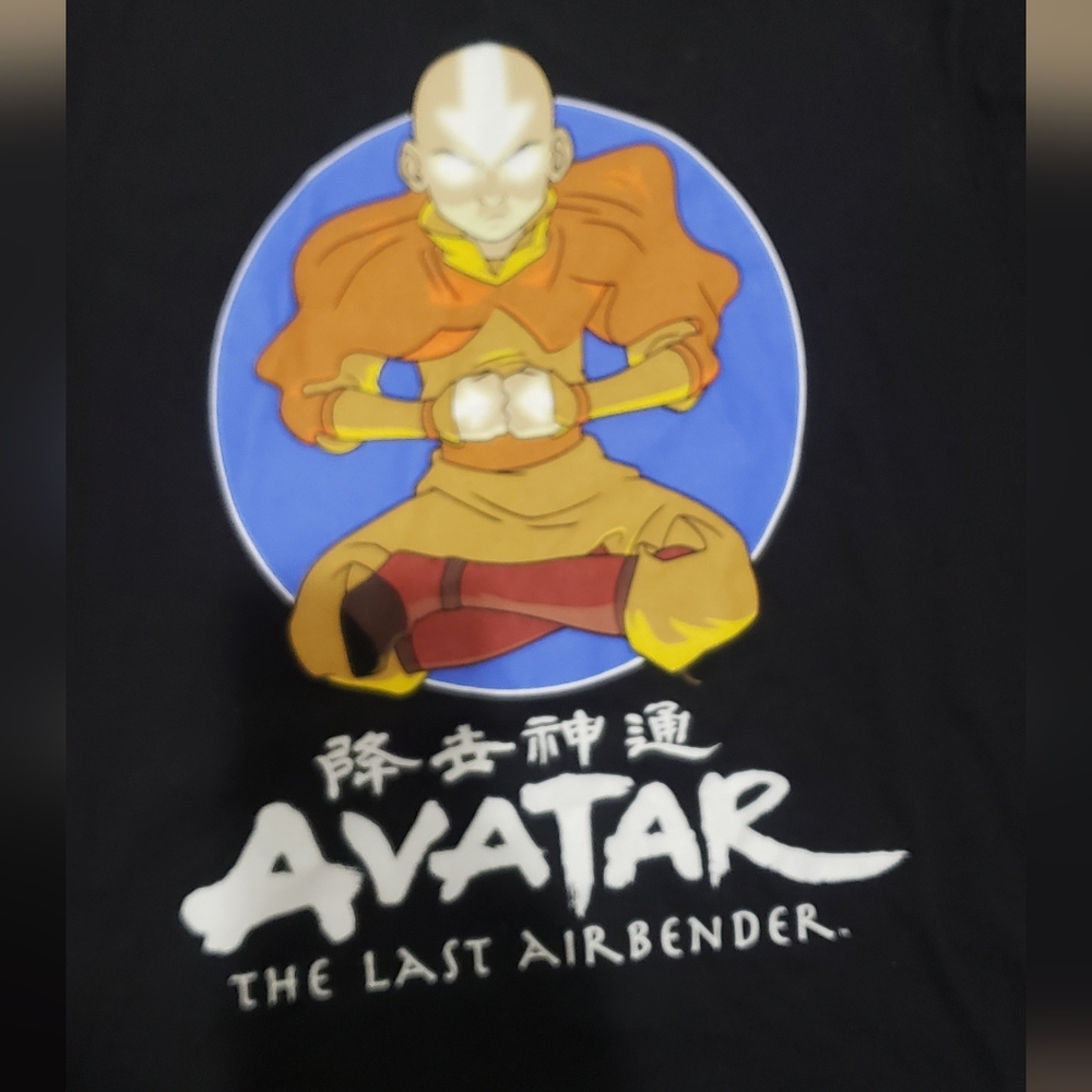 The last Avatar black tshirt size medium